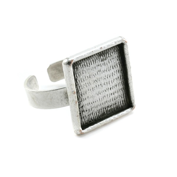 Code: 1085650    --- Bague metal Carre 20mm. Argente---