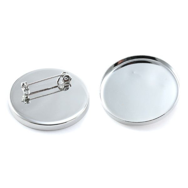Broche ronde en métal argenté brillant. Dimensions: 33,5mm x 2,6mm. Code: 2310004 --- Broche plateau rond 33,5mm. Rebord: 2,6mm.---