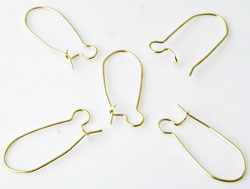 Pendants d'oreille de métal doré. Dimensions: ± 30x12mm Code: D10755 --- Pendants d oreille de metal dore +- 30x12mm ---