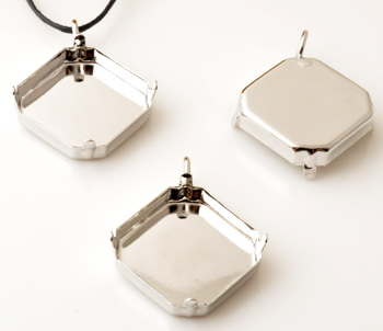 Pendentifs/breloques de métal, carreau avec cadre pour ± 22mm brique de collage ± 35x24mm (oeil ± 5,5mm). Couleur: Nickel Code: D14919 --- Carreau avec cadre pour 22mm brique de collage ---