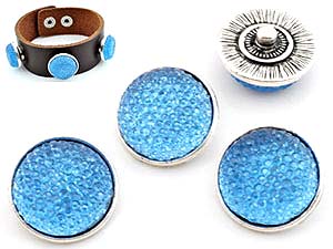 Boutons-pression EasyButton de métal avec brique de collage de matière synthétique, circulaire ± 20mm (appropriés pour EasyButton accessoires). Couleur: Bleu Azur Code: D11605 --- BP. Synth. 20mm. Bleu Azur---