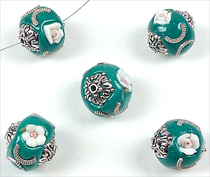 Perles de métal, circulaires, Kashmiri, faites à la main, avec argile de fimo et décorations diverses ± 19x18mm (trou ± 2mm). Couleur: Vert Foncé Code: D13389 --- Kashmiri +-19x18mm .Trou +- 2mm. Vert Fonce---