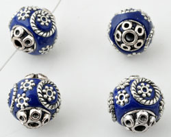 Perles de métal, circulaires, Kashmiri, faites à la main, avec argile de fimo et décorations diverses ± 14x15,5mm (trou ± 2,5mm). Couleur: Bleu Foncé Code: D13497 --- Kashmiri, +-14x15,5mm (trou +-2,5mm): Bleu fonce---