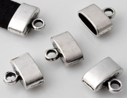 Calotte de métal ± 12x10mm (trou ± 10x3mm). Couleur: Argent vieilli Code: D10509 --- Calotte Metal 12x10mm Vx.Argent---