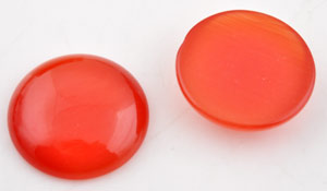 Demi perle pour collage en verre cateye, circulairee ± 27mm, ± 7mm gros. Couleur: Rouge Code: D14316 --- Cateye, circulaire 27mm pour collage Rouge---