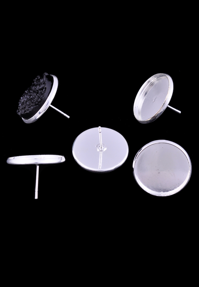 Clous d'oreilles de métal, avec cadre pour ± 18mm brique de collage ± 20mm. Couleur: Argenté Code: D18018 --- Clou d oreilles ,Cadre pour 18mm Argentée---
