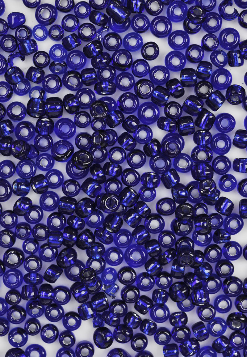 Rocailles en verre/perles pour broder 3mm (8/0). Couleur: Bleu foncé Code: D18242 --- Rocailles en verre pour broder 3mm Bleu Fonce---
