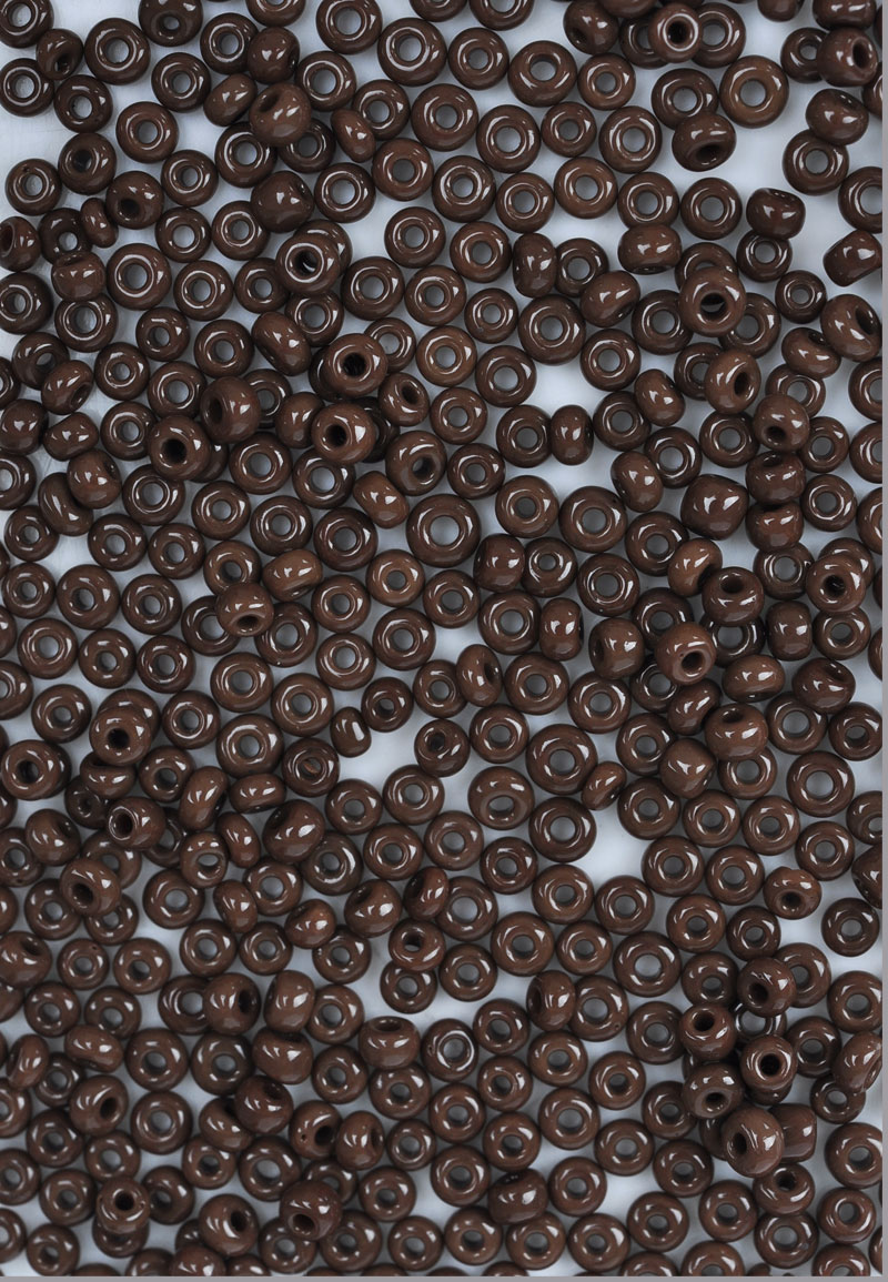 Rocailles en verre/perles pour broder 3mm (8/0). Couleur: Marron Code: D18246 --- Rocailles en verre pour broder 3mm Marron---