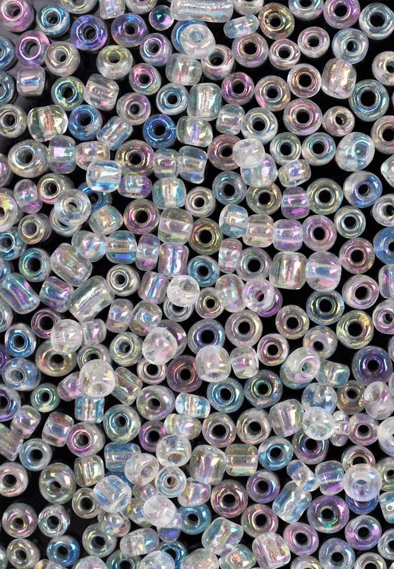 Rocailles en verre/perles pour broder 3mm (8/0). Couleur: Cristal AB Code: D18248 --- Rocailles en verre pour broder 3mm Cristal AB---