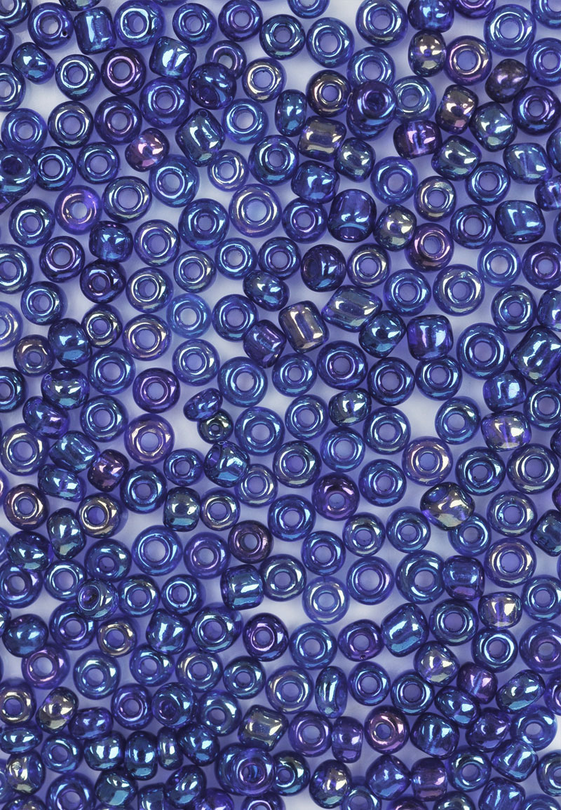 Rocailles en verre/perles pour broder 3mm (8/0). Couleur: Bleu Foncé AB Code: D18255 --- Rocailles en verre pour broder 3mm Bleu Fonce AB---