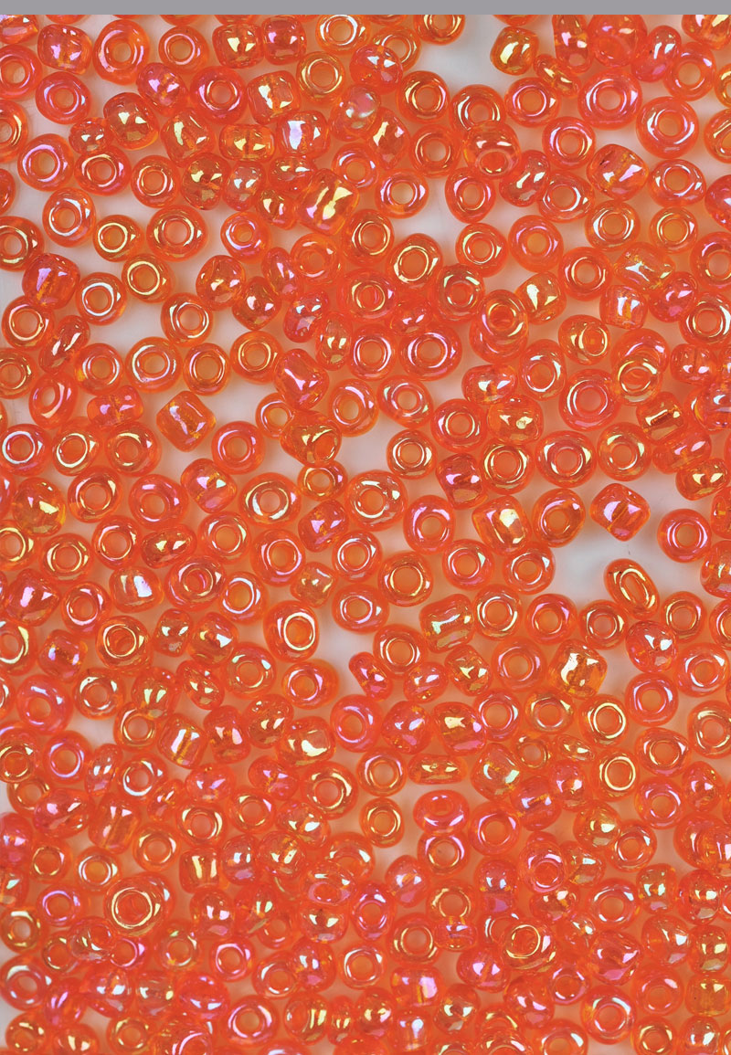 Rocailles en verre/perles pour broder 3mm (8/0). Couleur: Orange AB Code: D18256 --- Rocailles en verre pour broder 3mm Orange AB---