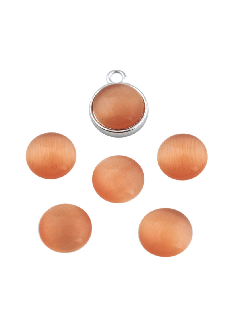 Cabochon en verre, cateye 10mm, 3mm gros. Couleur: Orange Clair Code: D18665 --- Cabochon en verre, cateye 10mm, 3mm gros Orange Clair---