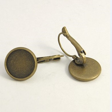 Code: KKC1244    --- Boucle d oreille bronze antique plateau : 12 mm de diamtre intrieur---
