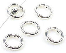Perle en métal, ovale de +- 13x15mm. Trou: +- 1mm. Couleur Nickel. Code: D15382 --- Perle metal oval 13x15. Nickel---