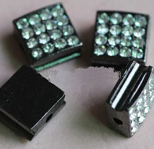 Pave 10x10mm. Noir Strass blancs