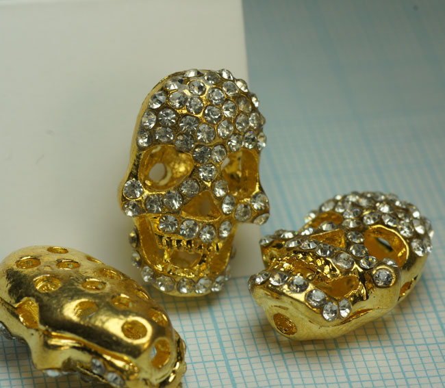 Tete mort 15x20 metal Dore Strass cristal