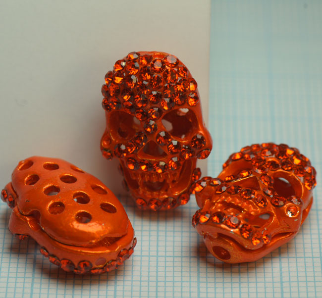 Tete mort 15x20 metal Orange Strass Orange