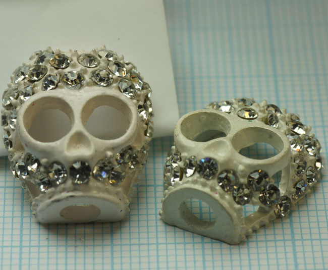 Tete mort 20X18X7 Blanc Cristal 