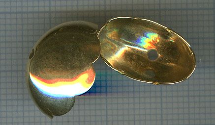 Calotte petite doree plate 18X10X11mm.