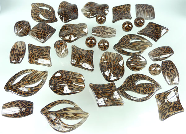 Melange synthetique motif tigre +-30Pcs.