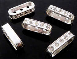 Separateur Strass 17x7mm. 3trous. Argente