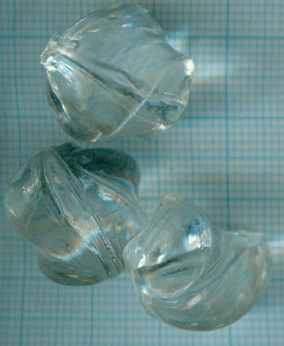 Perle difforme transparente  Synth.