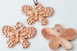 Pendentifs/breloques de métal, papillon ± 25x21mm. Couleur: Or rose Code: D10716 --- Papiloon metal 25x21 or rose---