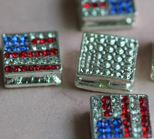 Code: B81922    --- Pave 12x12mm. Drapeau---