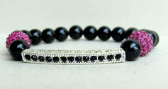 Bracelet avec croix en strass