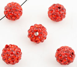 Perles argile de fimo, avec strass, circulaires ± 10mm. Trou ± 2mm. Couleur: Rouge Code: D14204 --- 10mm. Disco Ball Rouge. Trou:+- 2mm.---