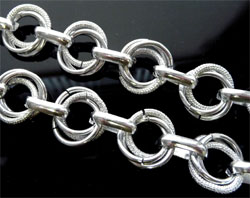 D02812 --- Chaine anneau decore 18x16mm--- **Cliquez_sur_la_photo_pour_l'agrandir**
