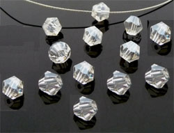 Code: D04815    --- Verre toupie facettes 8mm. Cristal---