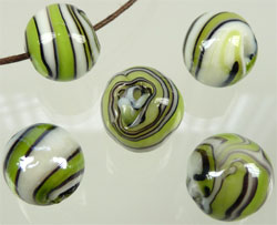 Code: D04988    --- Verre rond 14mm. Lime et Blanc---