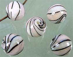 Code: D04992    --- Verre rond 14mm. Blanc et Rose clair---