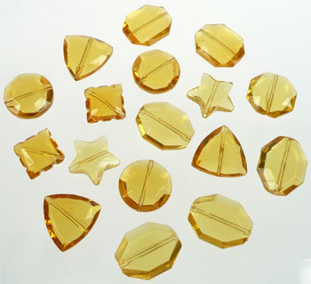 Mélange de perles en verre avec facettes. +- 17 à 27mm. Sac de +- 25 pièces. Couleur: Jaune Foncé
-----Cliquez sur la photo pour l'agrandir----- Code: D06587 --- Melange perles verre facettes Jaune Fonce---
