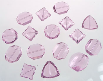 Mélange de perles en verre avec facettes. +- 17 à 27mm. Sac de +- 25 pièces. Couleur: Rose Clair
-----Cliquez sur la photo pour l'agrandir----- Code: D06588 --- Melange perles verre facettes Rose clair---