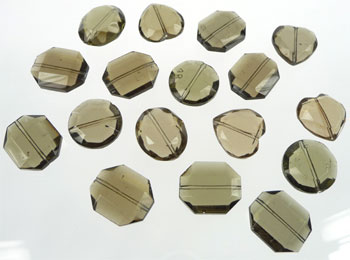 Mélange de perles en verre avec facettes. +- 17 à 27mm. Sac de +- 25 pièces. Couleur: Gris-Marron
-----Cliquez sur la photo pour l'agrandir----- Code: D06592 --- Melange perles verre facettes Gris-Marron---