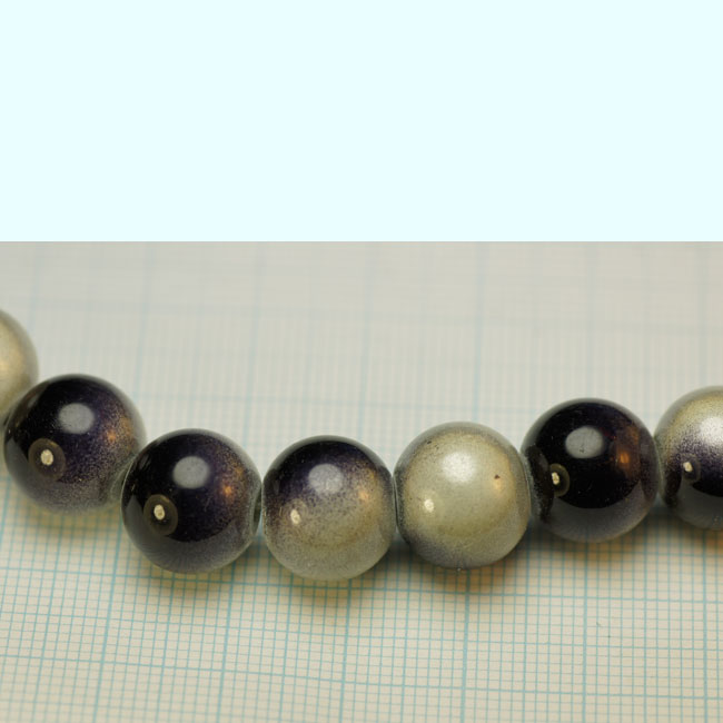 Code: PFG132    --- Boule magique Noir-Gris 12 mm.---