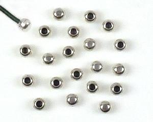 Calottes de métal ± 5,5x4,5mm (trou ± 2,5mm)Couleur: Argent vieilli Code: D12051 --- Calotte metal 5,5x4,5. Trou: 2,5mm.---