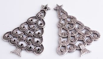 Pendentifs/breloques de métal, arbre de Noël avec cadre pour ± 2mm imitation de diamant ± 52x36mm. Couleur: Argent vieilli. Code: D10014 --- Arbre Noel 52x36mm. Vx. Argent---