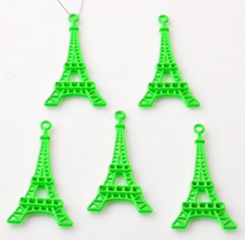 Breloque en métal de couleur vert Violent en forme de tout Eiffel de +- 44x24mm. Œil: +- 1,5mm. Code: D14858 --- Trour Eiffel 44x24mm Vert Violent ---