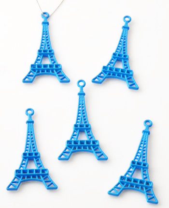 Breloque en métal de couleur: Bleu en forme de tout Eiffel de +- 44x24mm. Œil: +- 1,5mm. Code: D14862 --- Trour Eiffel 44x24mm Bleu---