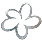 Perle en métal en forme de fleur. Bords plats. NF. Dimension: +- 42x45mm. Code: KGM119 --- Fleur bords plats 42x45 Vx.Argent---
