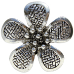 Perle en métal en forme de fleur. Couleur: Vx.Argent. Dimension: +- 40mm. Code: KGM202 --- Pendentif fleur Vx.Argent 40mm.---