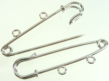 Broche métallique, épingle de sûreté avec 2 yeux. +-56x17mm. Couleur Nickel
-----Cliquez sur la photo pour l'agrandir----- Code: D08342 --- Broche Epingle 56x17mm. 2 yeux---