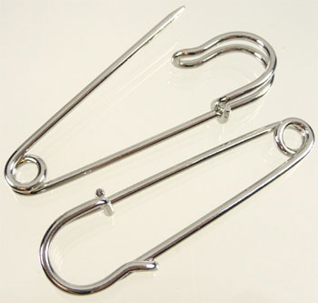 Broche épincle / Épingle de sûreté. +-63X19mm. Couleur Nickel
-----Cliquez sur la photo pour l'agrandir----- Code: D08343 --- Broche Epingle 63x19mm. Couleur Nickel---