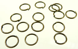 Code: D02292    --- Anneau circulaire  4mm. Bronze vieilli---