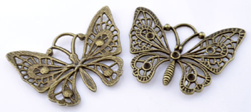 Code: D09539    --- Pendentif metal Papillon 48x39---