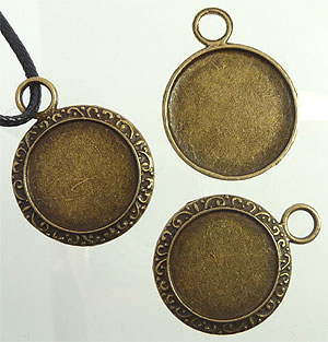 Code: D09587    --- Pendentif Bronze pour photo 20mm.---