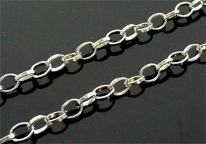 Chaine alu 8x6mm. ArgenteChaine en aluminium. Maille de +- 8x6mm. Se vend au mètre . Couleur: Argenté Code: D03837 --- Chaine alu 8x6mm. Argente---